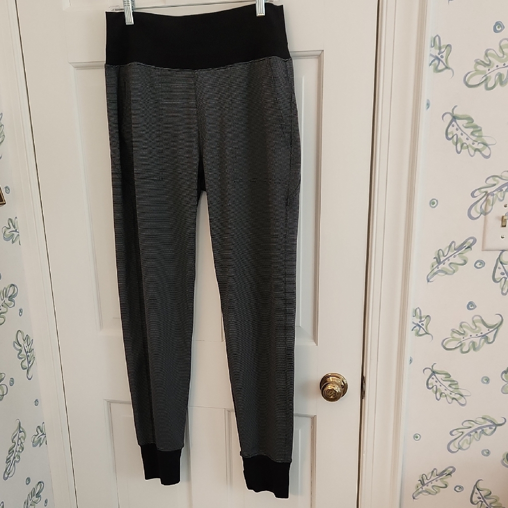 Athleta Venice Joggers Black and Gray Pants Size MT